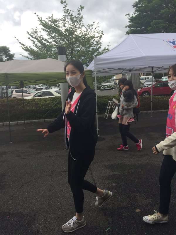 佐々木希さん、熊本県益城町で炊き出しに参加 「嬉しすぎる」と感動の声