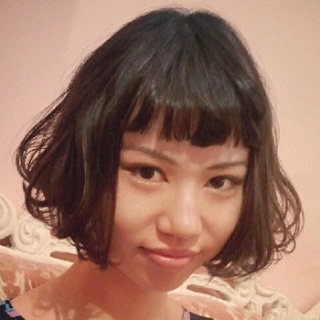 中山エミリ、6か月の長女とヌード共演「親子3人の記念の合作になりました」