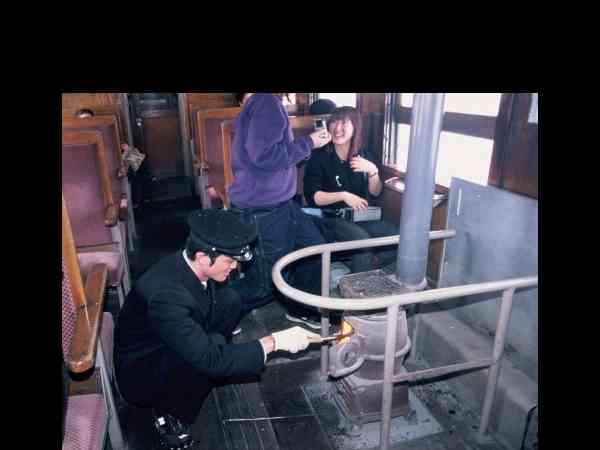 電車の中での飲食について