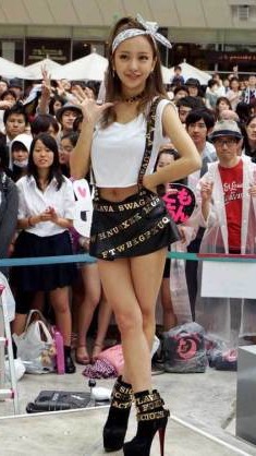 板野友美、「大赤字アイドル」へ!?　主演ホラー映画＆10周年フォトブックが相次いで大爆死