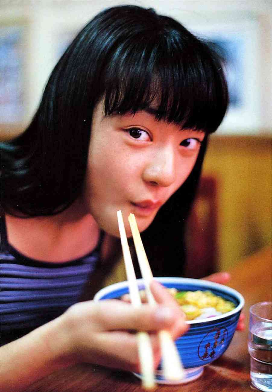 栗山千明の新CMでエラの違いが歴然に ネットでは「また顎削った？」と指摘