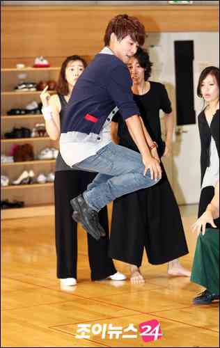 【アスリート以外】有名人のジャンピング画像トピ