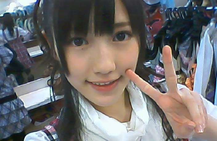 AKB48・渡辺麻友、悶絶級に可愛すぎる「舌ペロ」写真に瞬殺されるファン続出