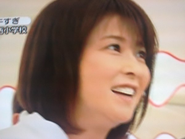 熊本出身の森高千里、益城町で炊き出し　写真撮影にも気さくに 