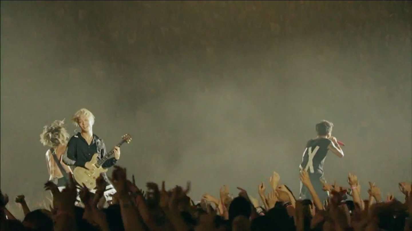 ONE OK ROCK - 完全感覚Dreamer 【 Full HD 1080p 】 - YouTube