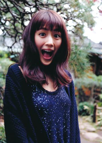 天然がわざとらしい芸能人といえば?