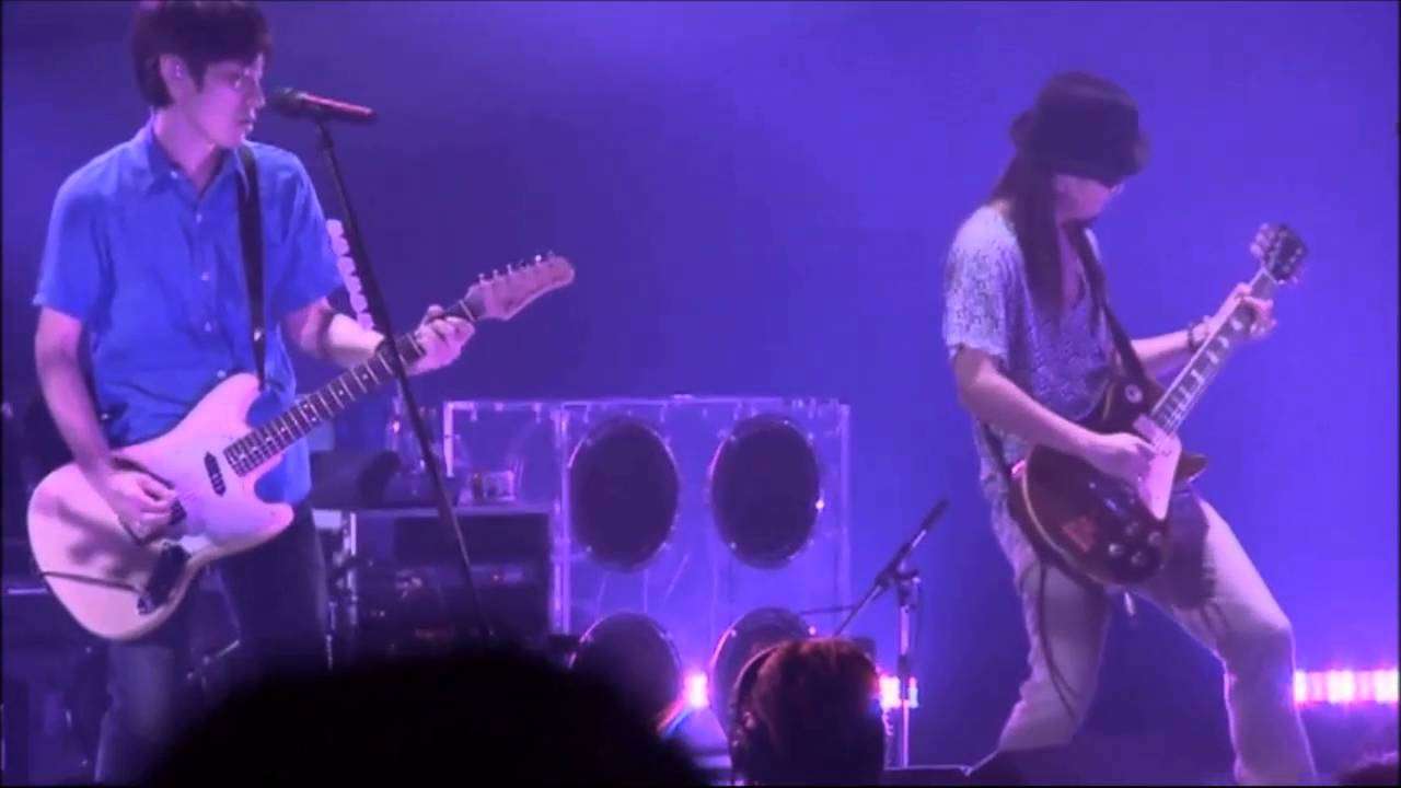 スピッツ - みそか(live2008) - YouTube