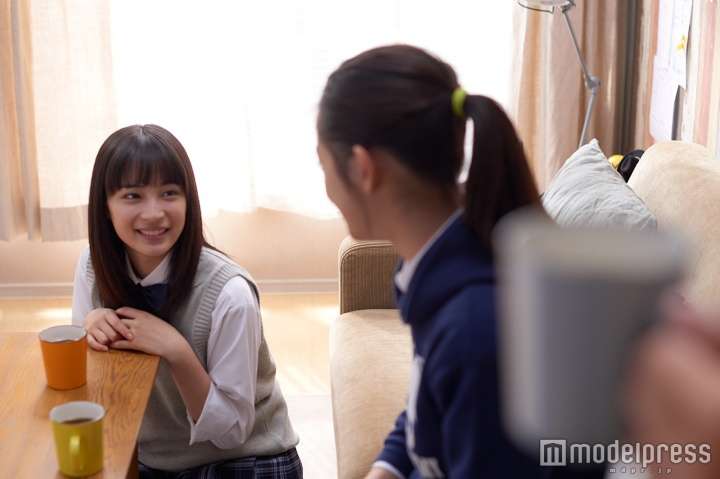 広瀬すず、映画イベントで再び号泣「涙腺が崩壊してます」