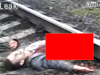 【閲覧注意】線路に轢かれ上半身のみになった男と撮影者の会話 | LiveLeak 閲覧注意 .com