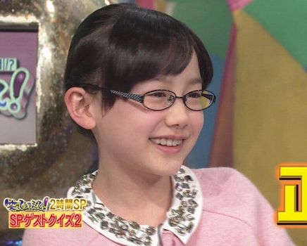 眼鏡姿の女性芸能人の画像