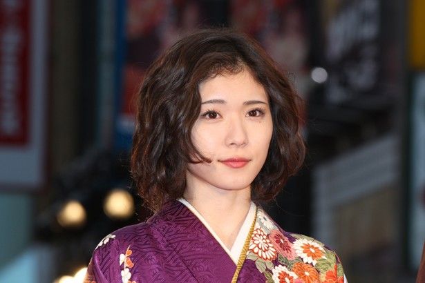 広瀬すず、映画イベントで再び号泣「涙腺が崩壊してます」