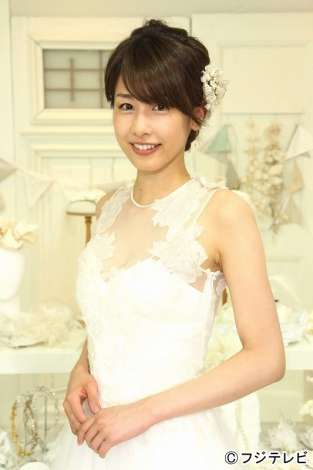 カトパン、グラビア初挑戦！ドレス＆ショーパンで美脚も披露