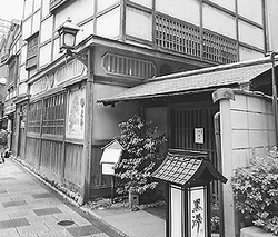 戦争法案審議入り１カ月 首相会食 銀座・赤坂へ/財界・マスコミ・橋下大阪市長…計１５回