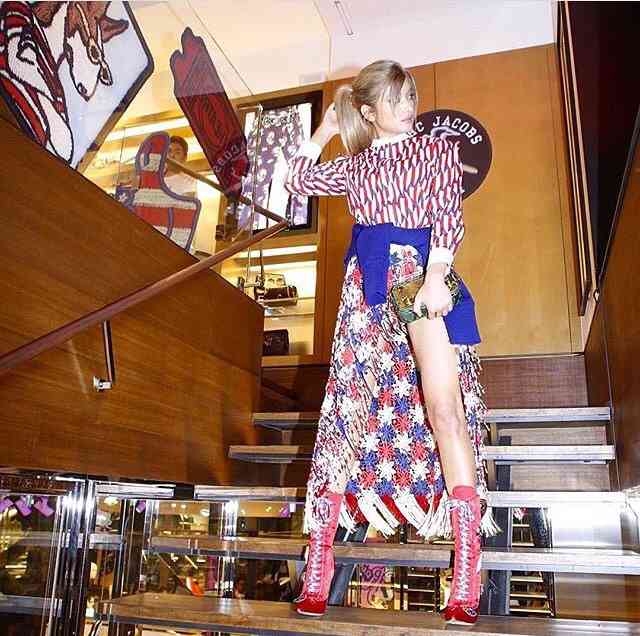 ローラが熊本避難所で炊き出し　志願しお忍び訪問