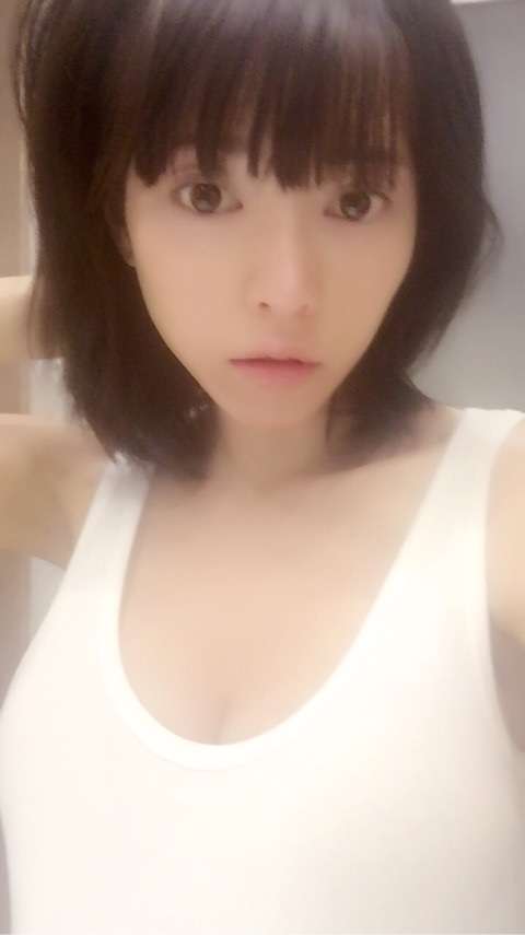 すっぴん隠して胸隠さず、妊婦・釈由美子の眉毛写真に子育て女子がビックリ