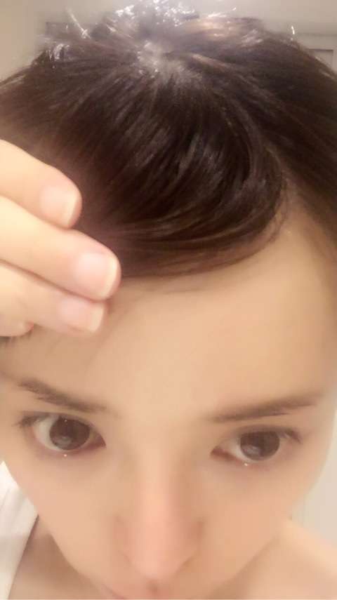 すっぴん隠して胸隠さず、妊婦・釈由美子の眉毛写真に子育て女子がビックリ