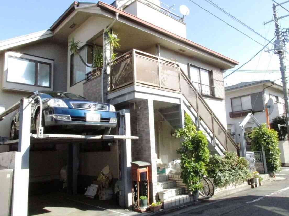 舛添要一都知事謝罪の瞬間、妻はママ友たちと4650円セレブランチ