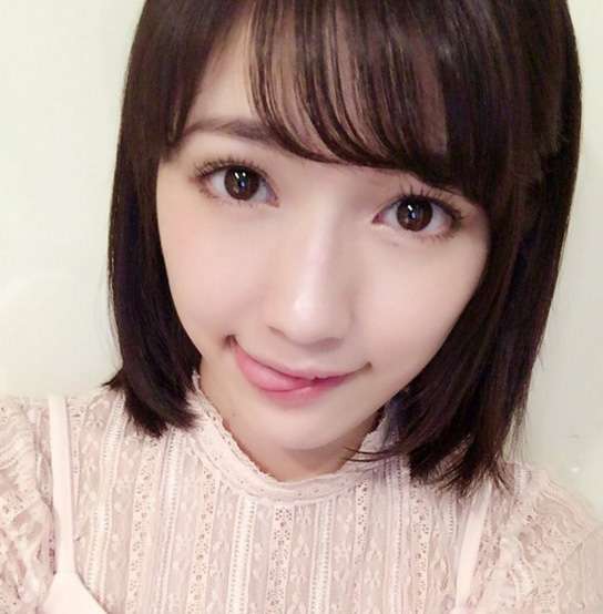 AKB48・渡辺麻友、悶絶級に可愛すぎる「舌ペロ」写真に瞬殺されるファン続出　「まゆゆはやっぱり最強」 - AOLニュース