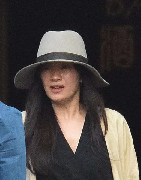 篠原涼子が「ママ友会」で不倫願望告白か 様子を実況中継
