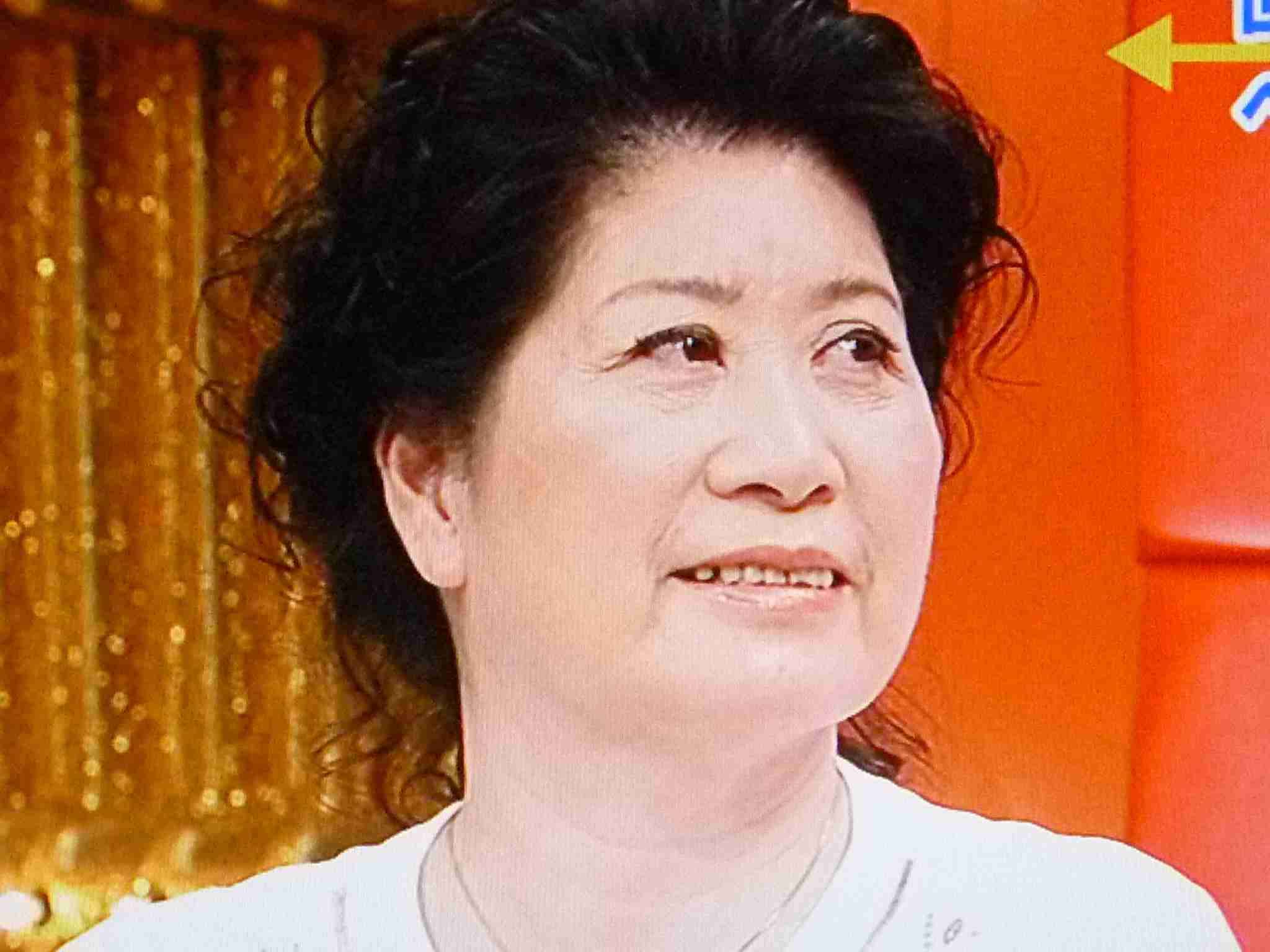 天然がわざとらしい芸能人といえば?