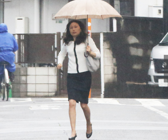 舛添要一都知事謝罪の瞬間、妻はママ友たちと4650円セレブランチ