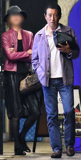 神田正輝が浅野温子似美女と隠れ家バーで深夜を過ごす