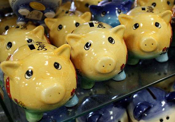 【驚愕！】マジかよ「アメリカ人は貯金をしない」らしい！｜面白ニュース 秒刊SUNDAY