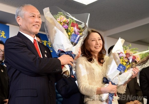 舛添要一知事が会見で謝罪　誤計上など「心からお詫び申し上げます」