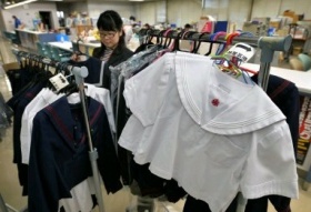 制服買えず入学式欠席、2日目、3日目も…貧しい家庭の子にとっては関門