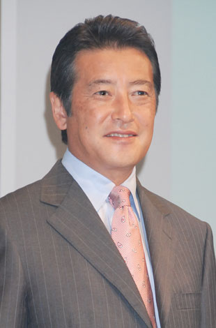 神田正輝が浅野温子似美女と隠れ家バーで深夜を過ごす