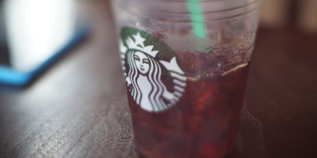 「氷が多すぎる」 スターバックスを訴えた女性、5億円の損害賠償を請求
