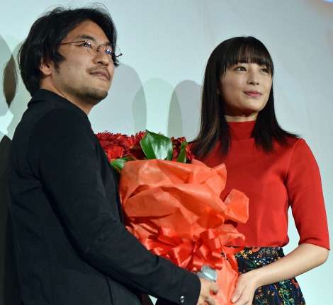 広瀬すず、映画イベントで再び号泣「涙腺が崩壊してます」