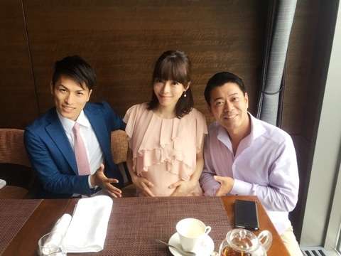 すっぴん隠して胸隠さず、妊婦・釈由美子の眉毛写真に子育て女子がビックリ