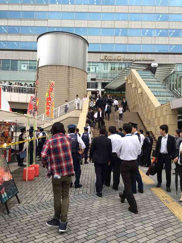 オバマ大統領 広島の平和公園で原爆慰霊碑に献花、核なき世界への決意を表明