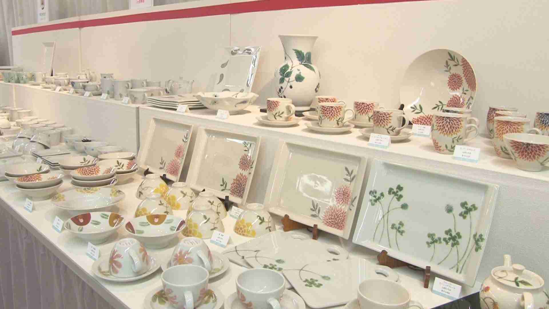 砥部焼女性作家グループ「とべりて」作品展・愛媛新聞 - YouTube