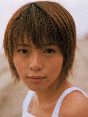 すっぴん隠して胸隠さず、妊婦・釈由美子の眉毛写真に子育て女子がビックリ