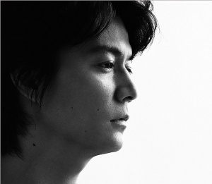 福山雅治、”ジミ婚”で男をサゲた？人気凋落でブランド価値も消滅へ(1ページ目) - デイリーニュースオンライン