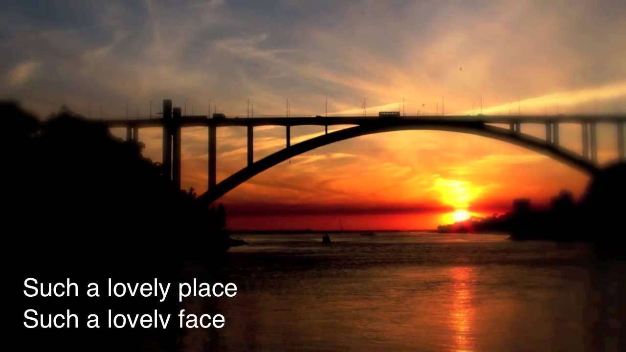 Eagles - Hotel California  with lyrics - YouTube