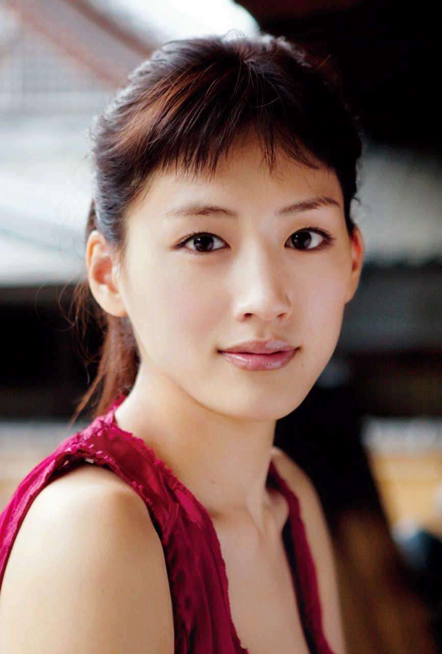 堤真一、綾瀬はるかが再タッグ　映画「本能寺ホテル」今度は「オダ」！？ （デイリースポーツ） - Yahoo!ニュース