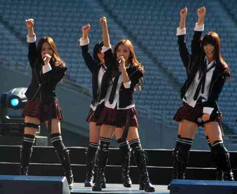 AKB48・板野友美、メンバー初の本格ソロデビュー