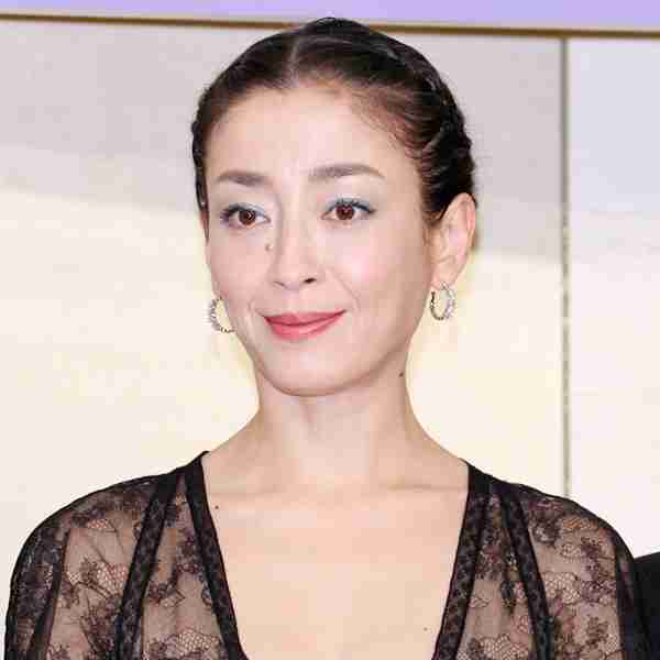 宮沢りえが「前田敦子を大絶賛」の裏に小泉今日子の存在