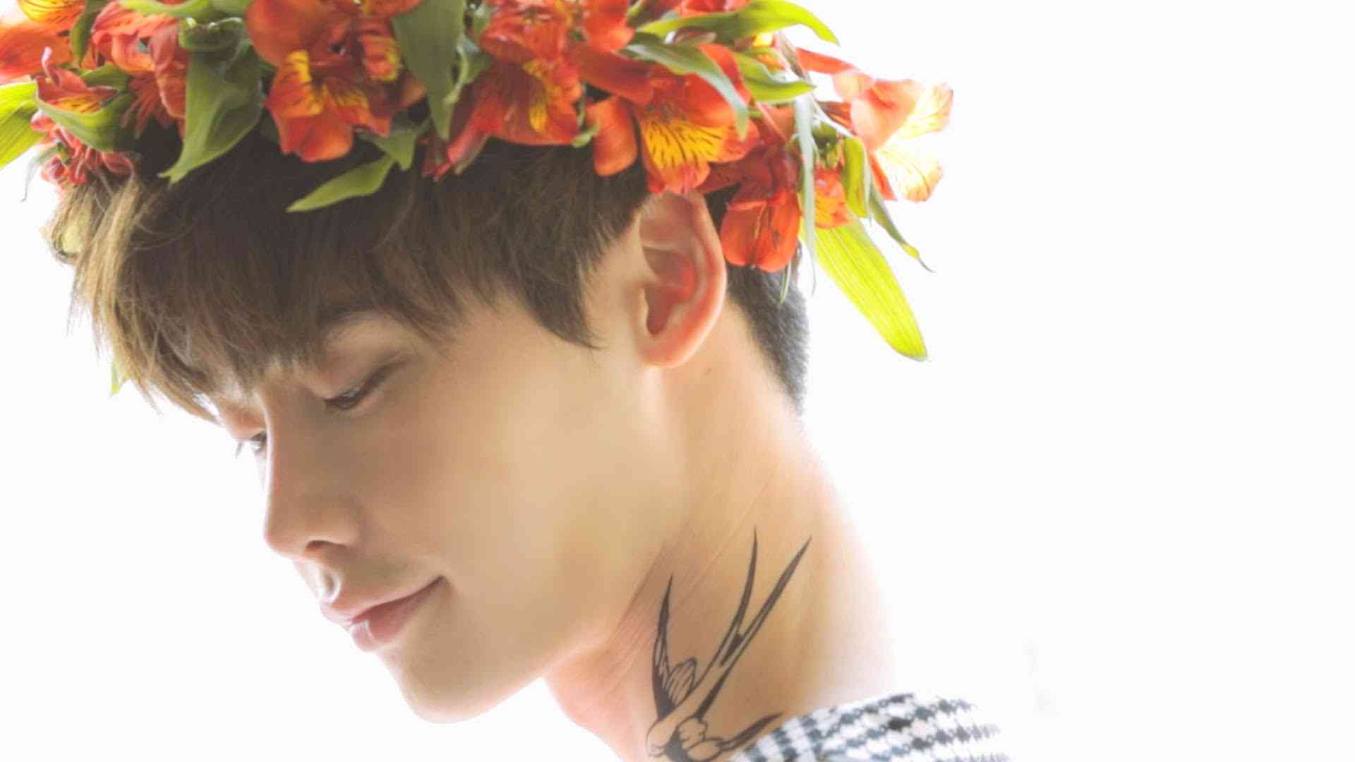 [Official CeCi TV]Lee Jong Suk_May 2014 - YouTube