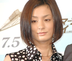 【画像】尾野真千子、喫煙者で過激な性格だった！ほっしゃんと浮気も、高橋一生と熱愛継続・結婚もあるという噂ｗｗｗ（動画あり） : NEWSまとめもりー｜2chまとめブログ