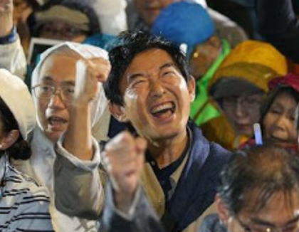 NEWS・加藤シゲアキが「SEALDs」へ「賛同」表明、アイドルの「政治的発言」にファンの反応は...
