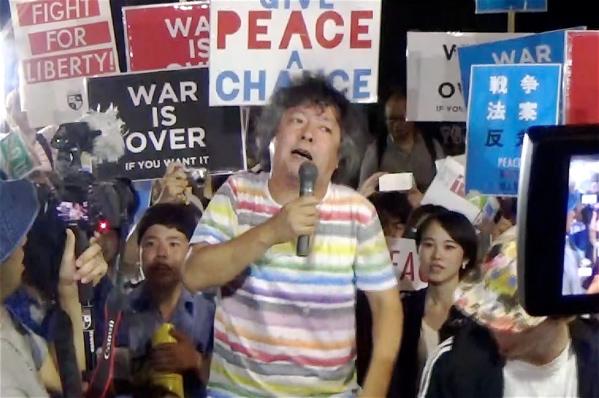 NEWS・加藤シゲアキが「SEALDs」へ「賛同」表明、アイドルの「政治的発言」にファンの反応は...