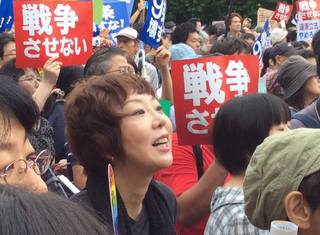 NEWS・加藤シゲアキが「SEALDs」へ「賛同」表明、アイドルの「政治的発言」にファンの反応は...