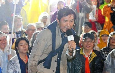 NEWS・加藤シゲアキが「SEALDs」へ「賛同」表明、アイドルの「政治的発言」にファンの反応は...