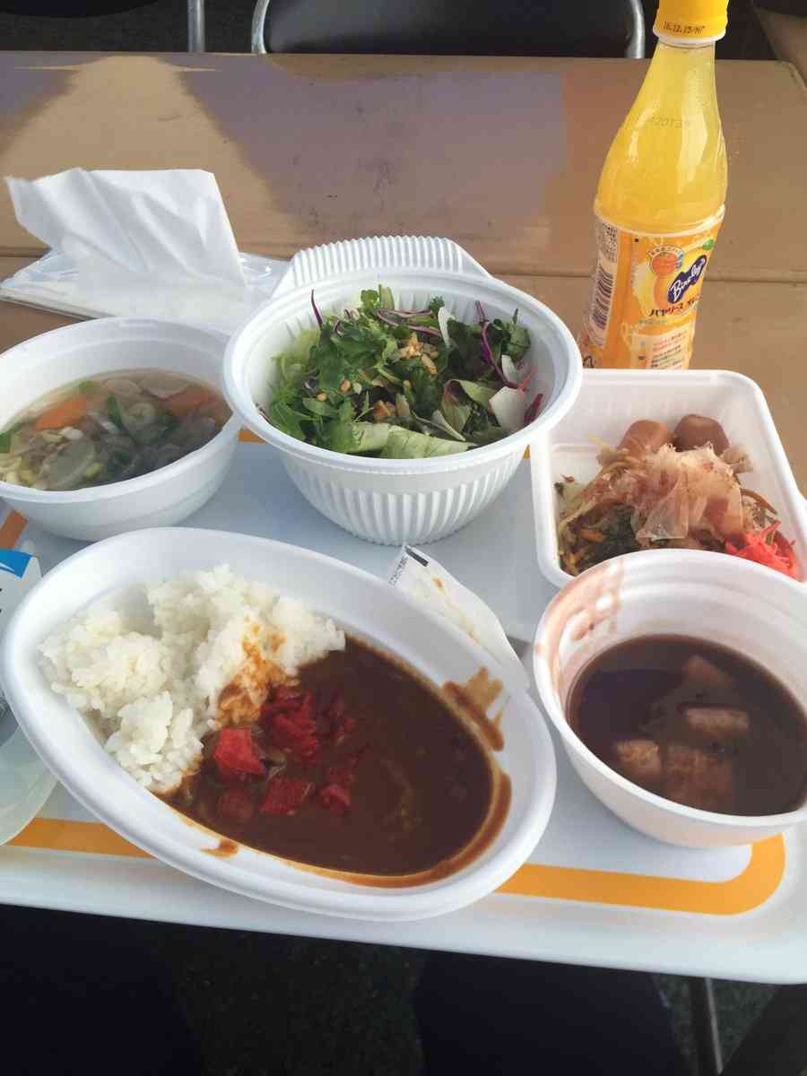 石原軍団の炊き出しにSMAP木村拓哉らが参加 舘ひろしから焼きそば教わる