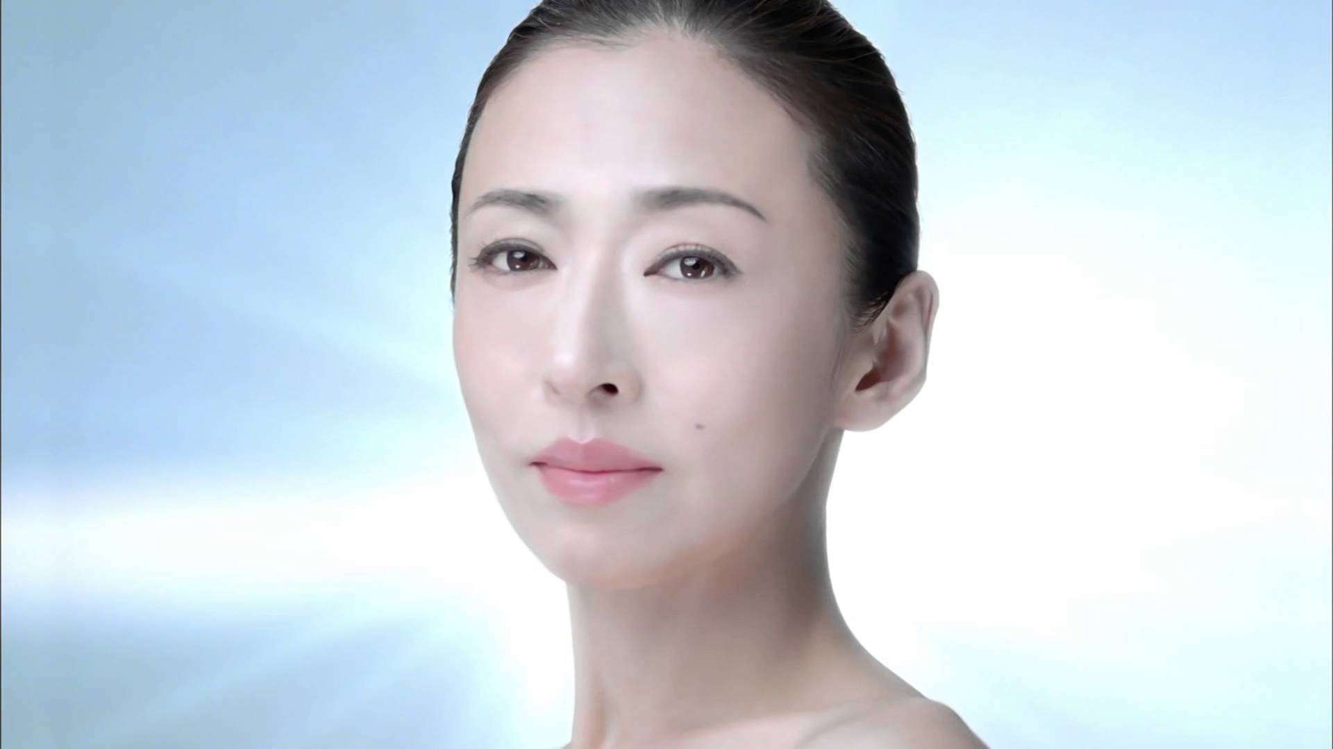 おでこを出している芸能人の画像を貼るトピ