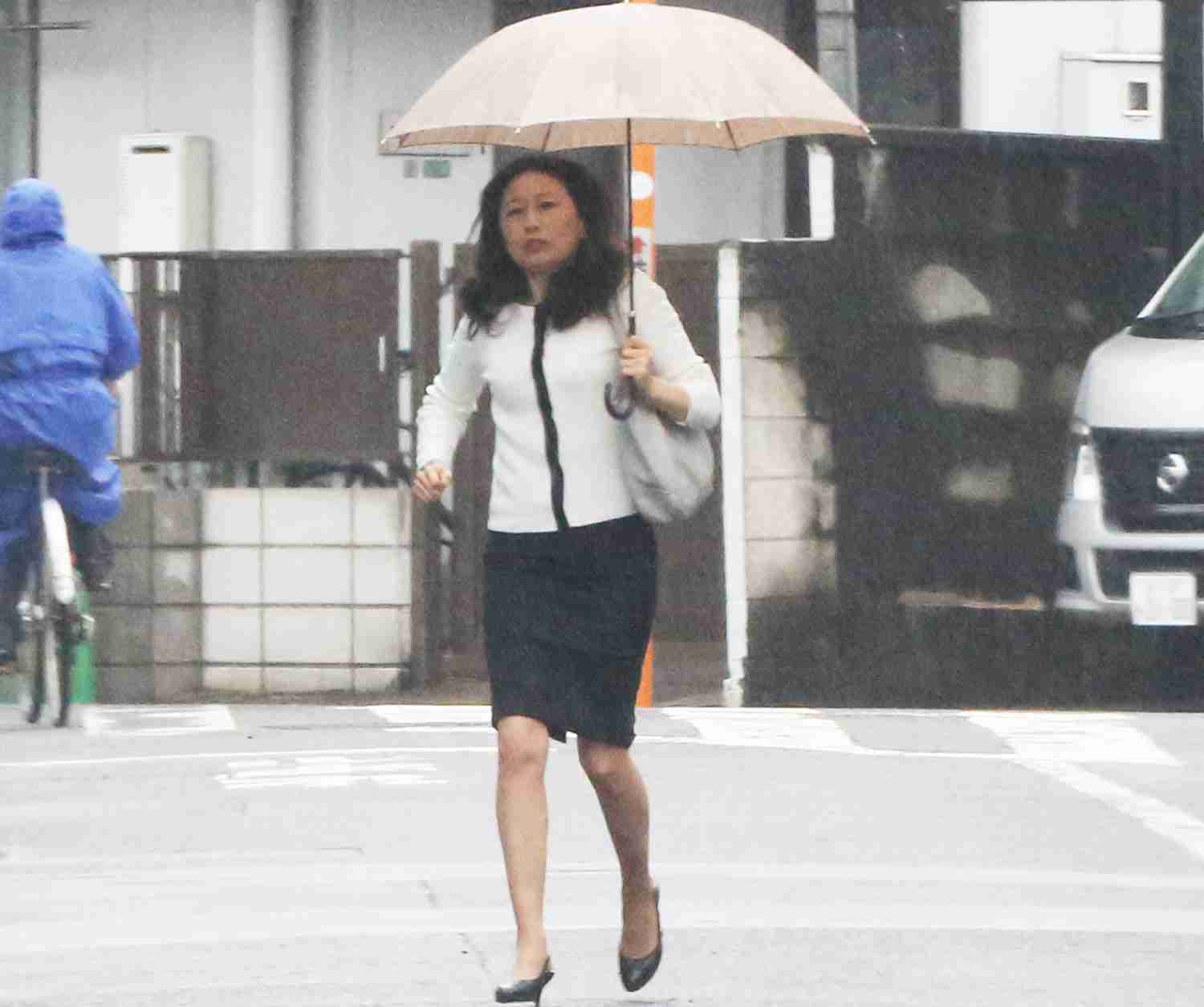 舛添要一謝罪の瞬間、妻はママ友たちと4650円セレブランチ （女性自身） - Yahoo!ニュース